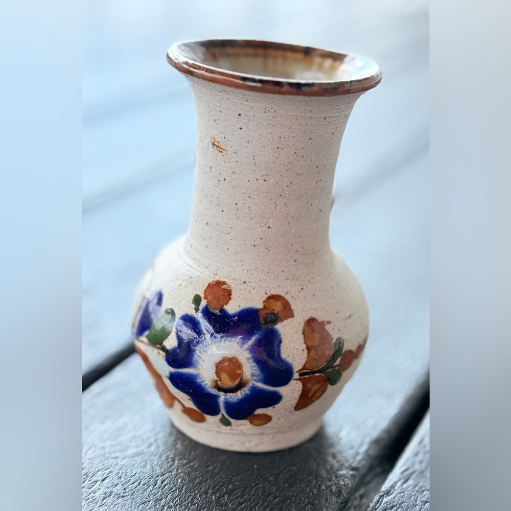 Handcrafted Tonala Mexican Folk Art Sandstone Pottery Bud Vase w/ Floral Design